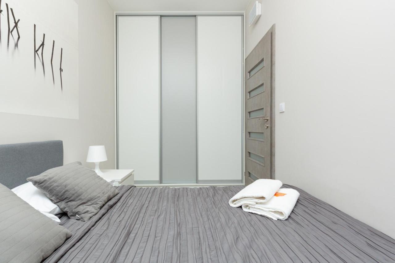 Business Center Apartments Warsaw Wola By Noclegi Renters Екстериор снимка