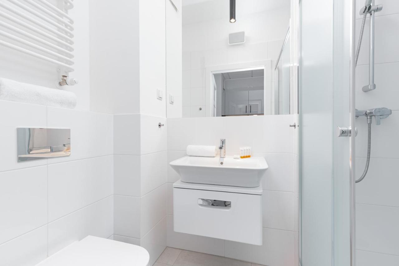 Business Center Apartments Warsaw Wola By Noclegi Renters Екстериор снимка