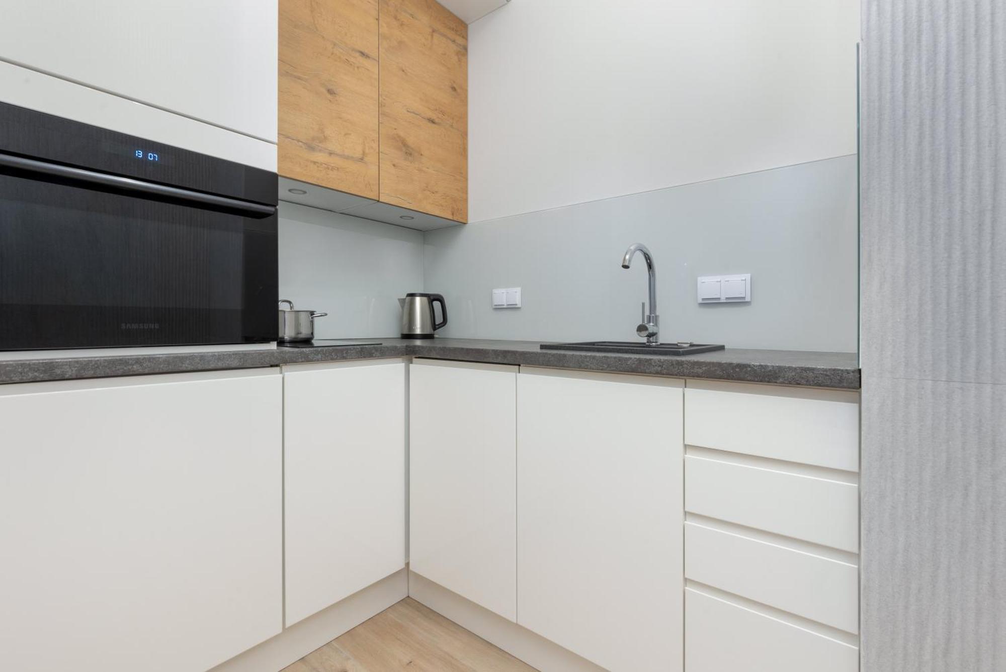 Business Center Apartments Warsaw Wola By Noclegi Renters Екстериор снимка